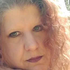 Meet your Posher, Candace